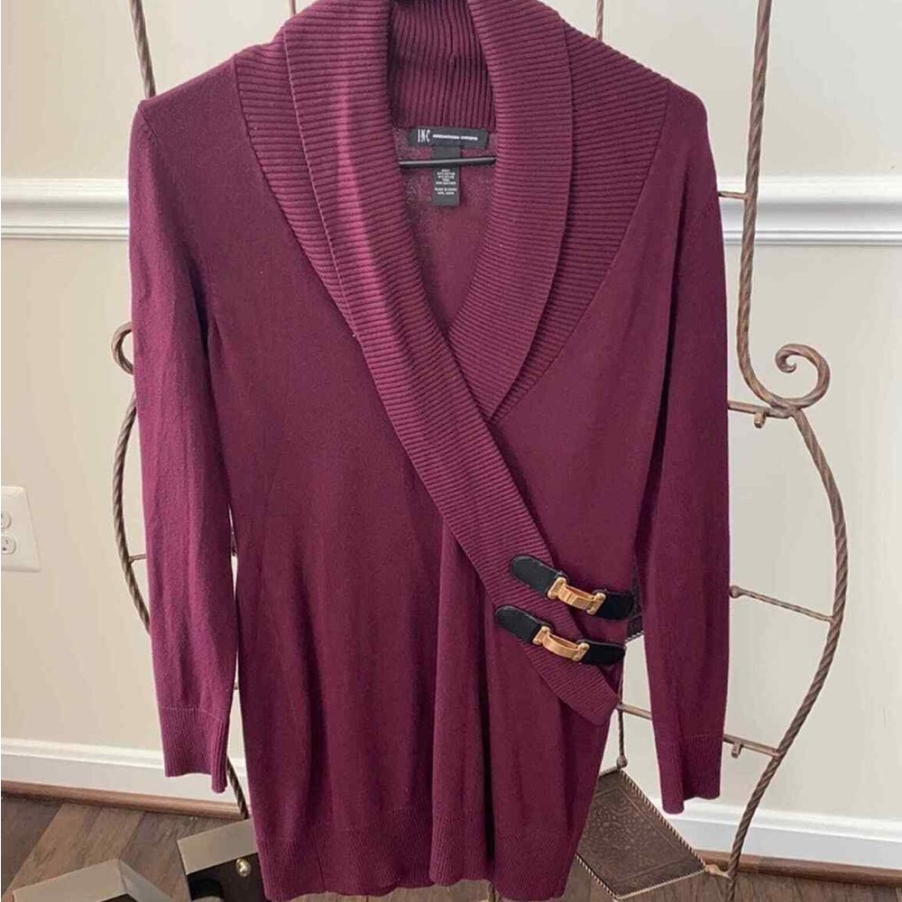 EUC~Women's Burgundy Sweater W Side Buckle Detail INTERNATIONAL CONCEPTS SZ L
